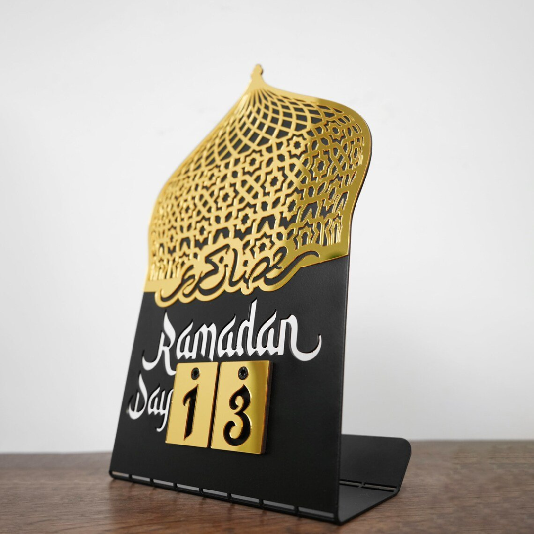 Acrylic Ramadan Countdown Calendar – Luxury Mirror Gold & Matte Black Tabletop Decor